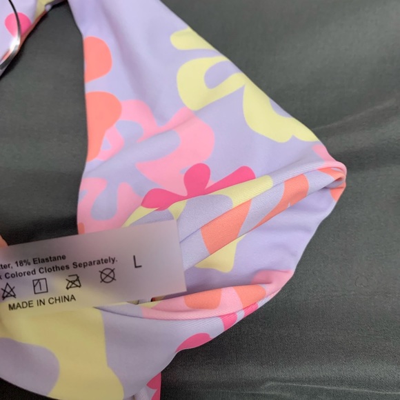 Bikini - Picture 3 of 4